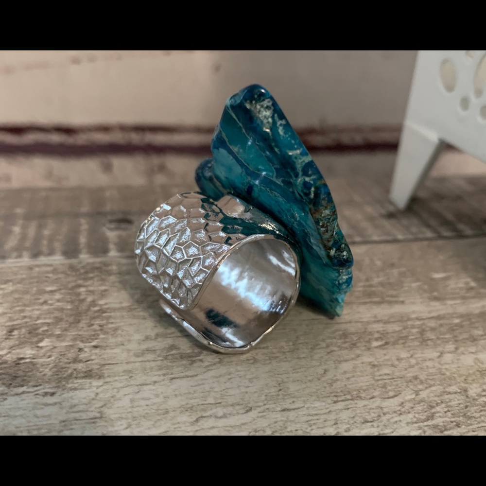 Ring - Picture 2 of 6